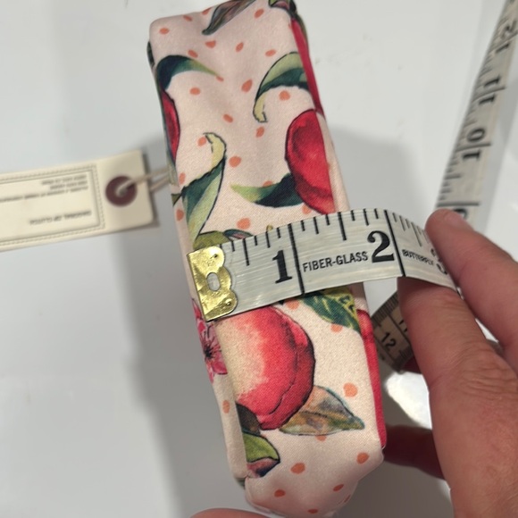 Primrose Hill London Diagonal Zip Clutch in Pink Dotted Peaches Print NWT - Picture 9 of 9